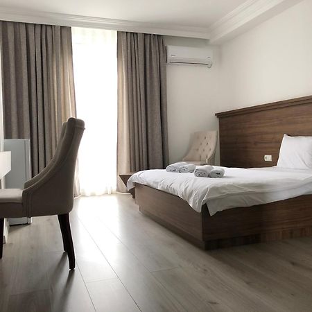 Hotel Dardani Titova Mitrovica Buitenkant foto
