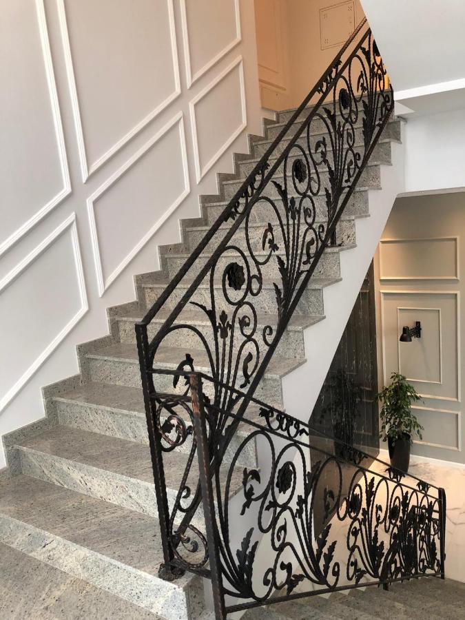 Hotel Dardani Titova Mitrovica Buitenkant foto