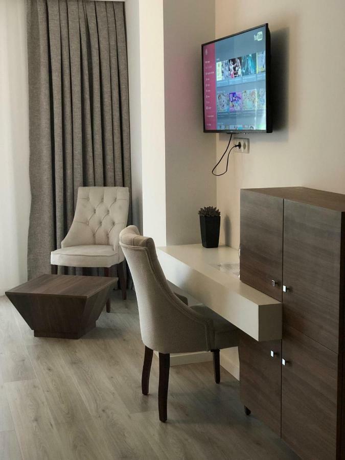 Hotel Dardani Titova Mitrovica Buitenkant foto