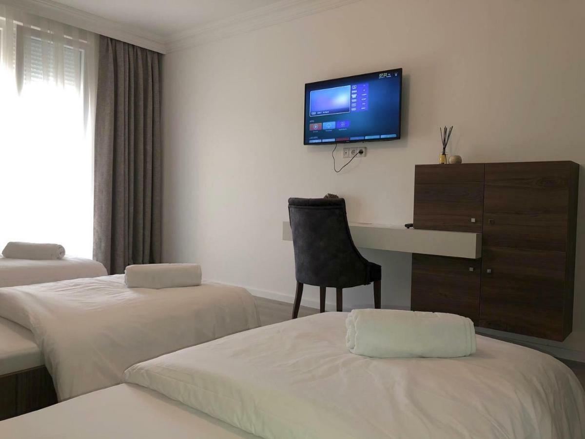 Hotel Dardani Titova Mitrovica Buitenkant foto