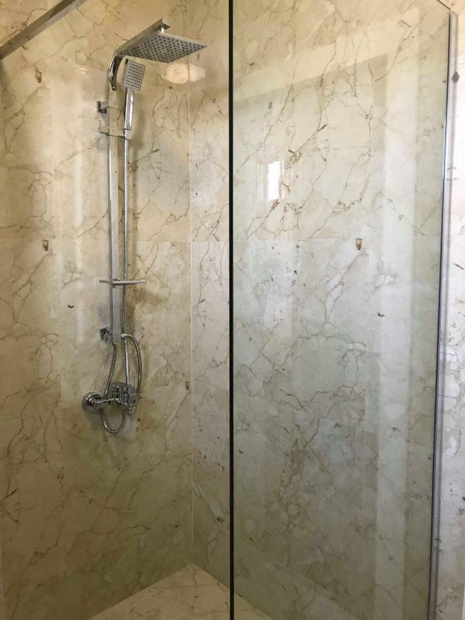 Hotel Dardani Titova Mitrovica Buitenkant foto