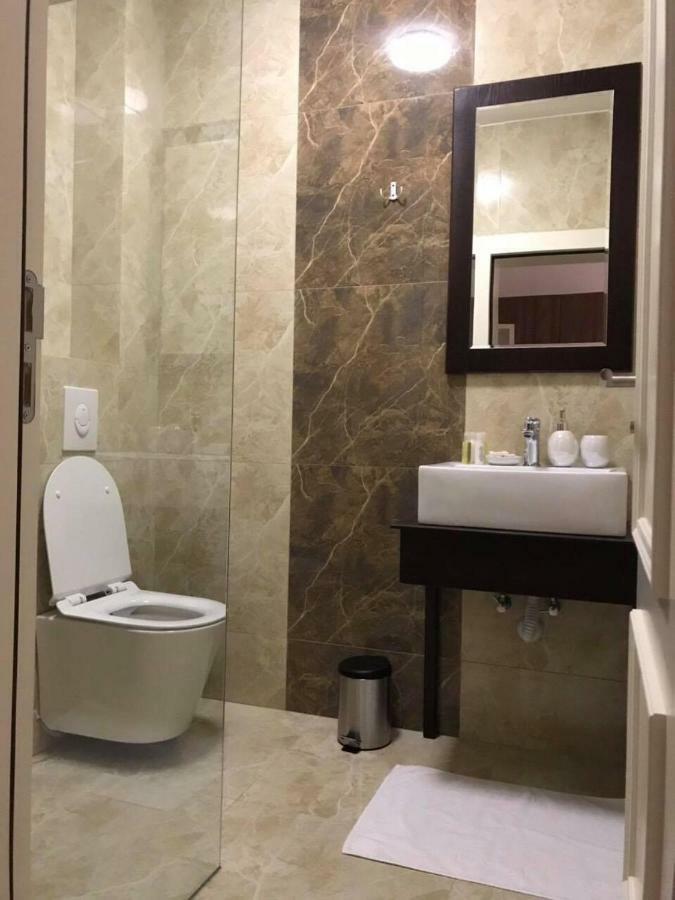 Hotel Dardani Titova Mitrovica Buitenkant foto